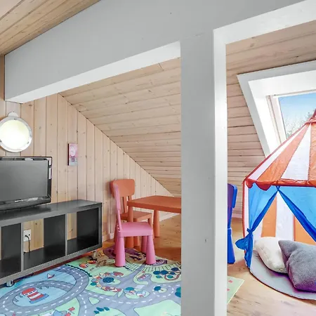 Ferienhaus Pet Friendly In With Kitchen *
